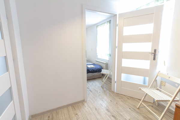 Wiatrołap/przedsionek z dużą szafą